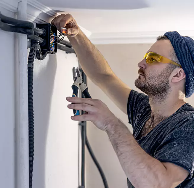 Why Palm Springs, FL Homeowners Choose Palm Springs Air Duct Cleaning Pro for HVAC UV Light Installation?